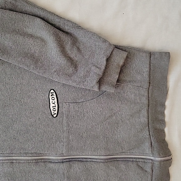 Reversible Volcom Jacket - Picture 7 of 10